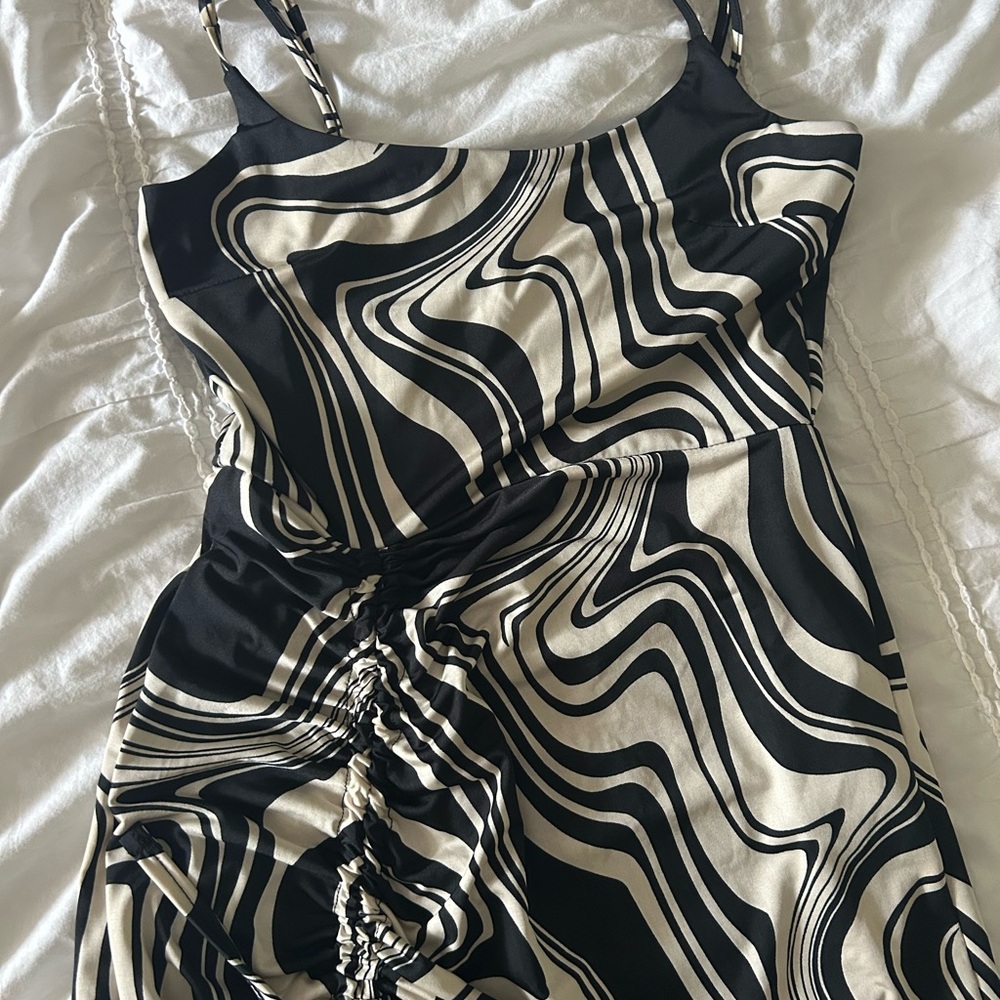 Elegant Black and Cream Swirl Dress